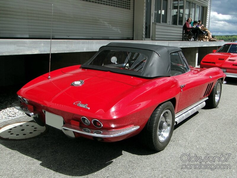 chevrolet-corvette-sting-ray-convertible-1965-1966-02