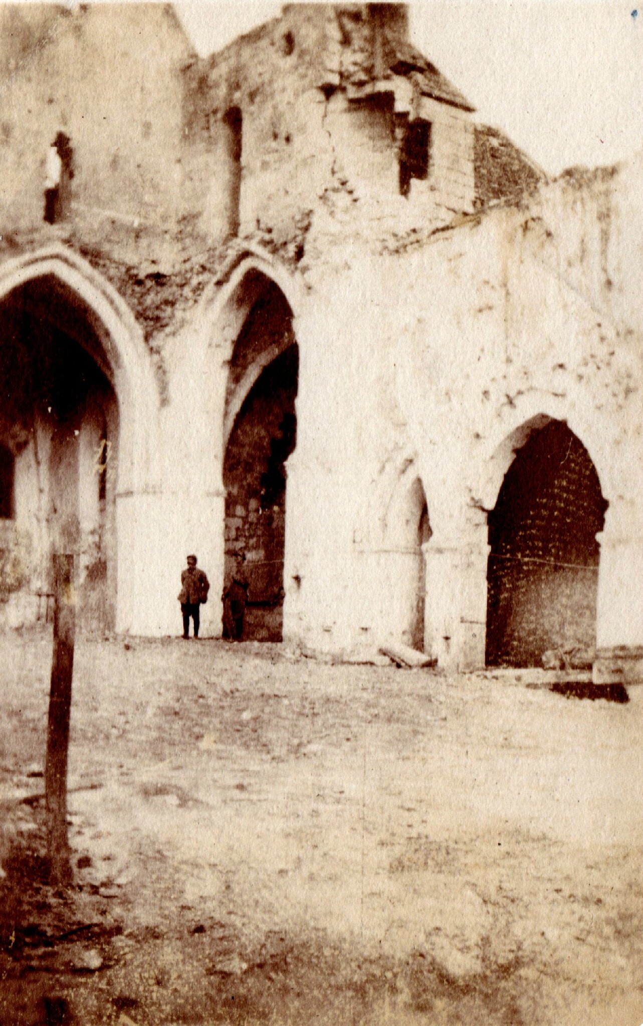 Album R. Verney p.176 droite bas