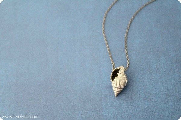 silver-leaf-shell-necklace-diy_thumb