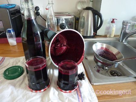 Sirop de baies de sureau cuvée 2011 et confit de baies de sureau au Thermomix en bonus recettes Sirop de baies de sureau cuvée 2011 et confit de baies de sureau au Thermomix en bonus