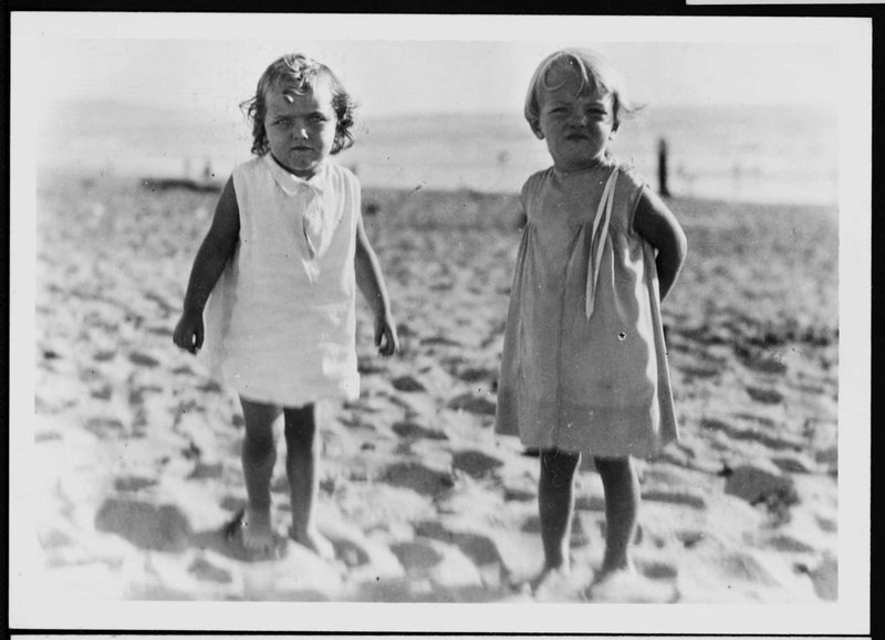 1928-07_08-santa_monica-02-beach-idamay_normajeane-010-1