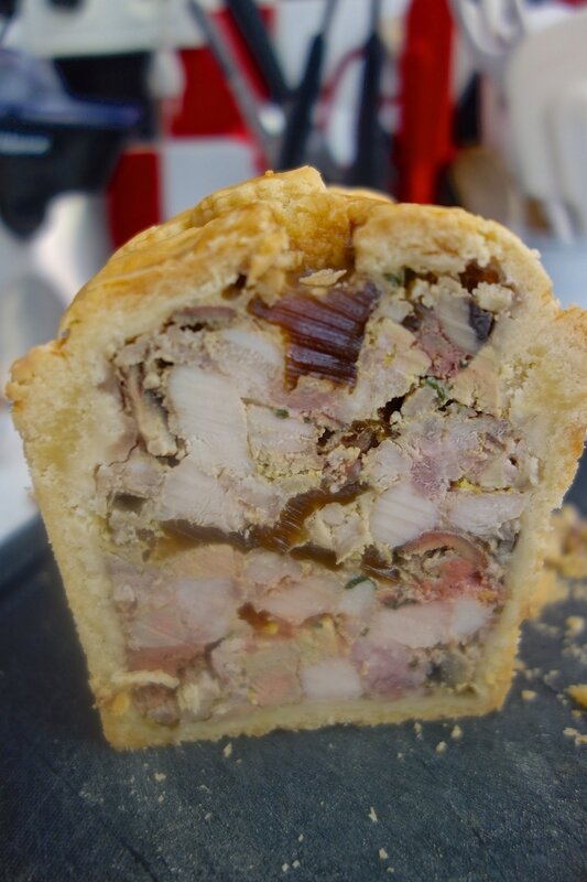 pâté en croûte tranché