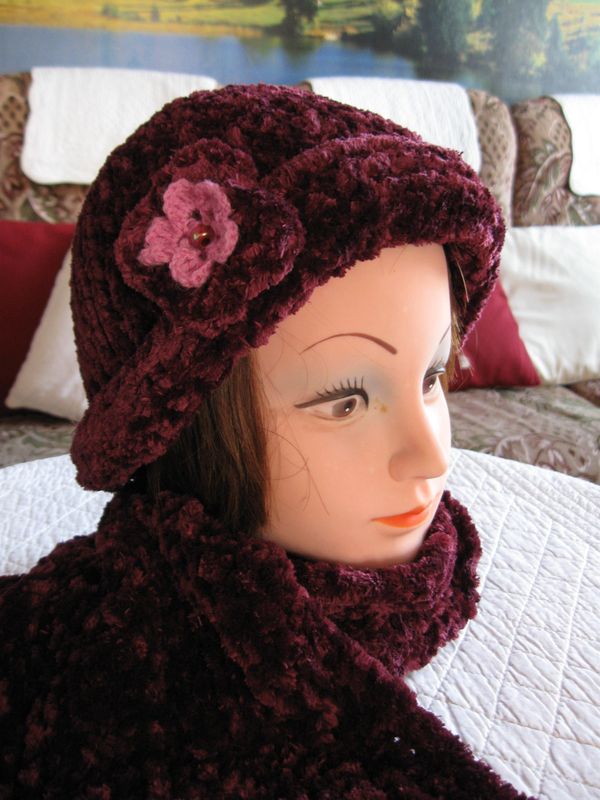 Bonnet et écharpe laine velours - Photo de ART DU TRICOT : à Vos aiguilles.  Mes réalisations - LA MALLE AUX TRESORS
