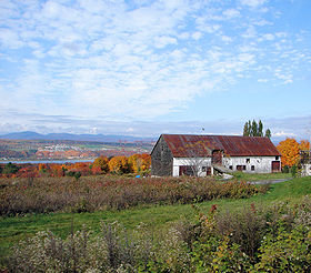 280px-St-Pierre-Ile-Orleans_QC_2