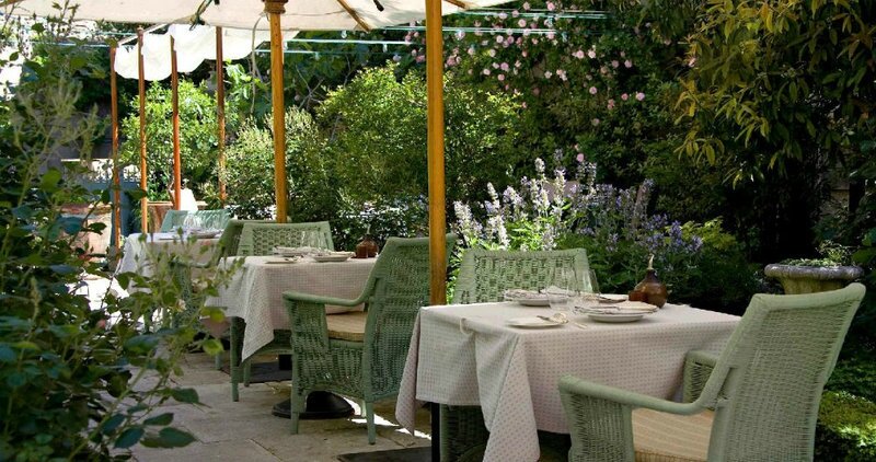 j'ai adoré ! l'ambiance terrasse le soir (2)