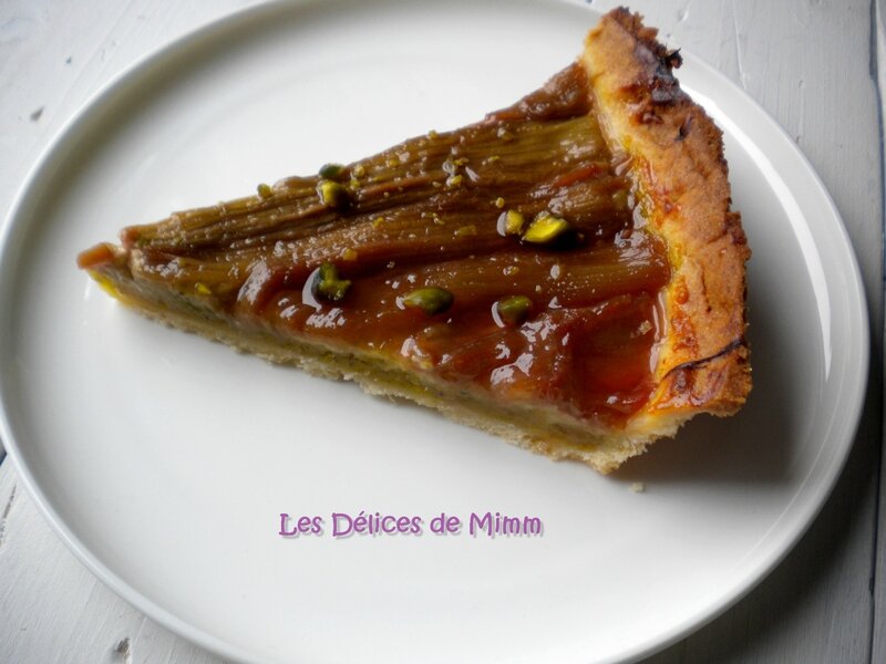 Tarte sablée, rhubarbe, amandes et pistaches 4