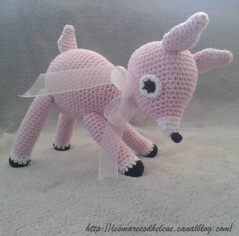 SC_223 Faon crochet rose