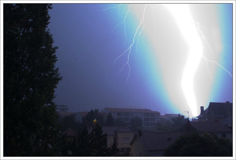 ville eclair orage matin 030814 1 violent