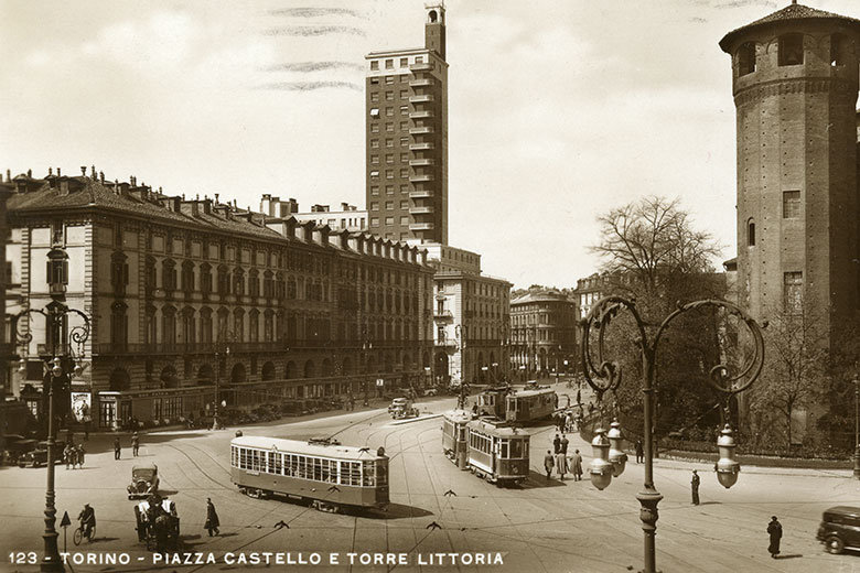 CP-tram-piazza-castello