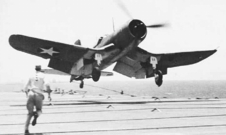 F4U-1_VF-17_CV-17_1943_NAN2-69