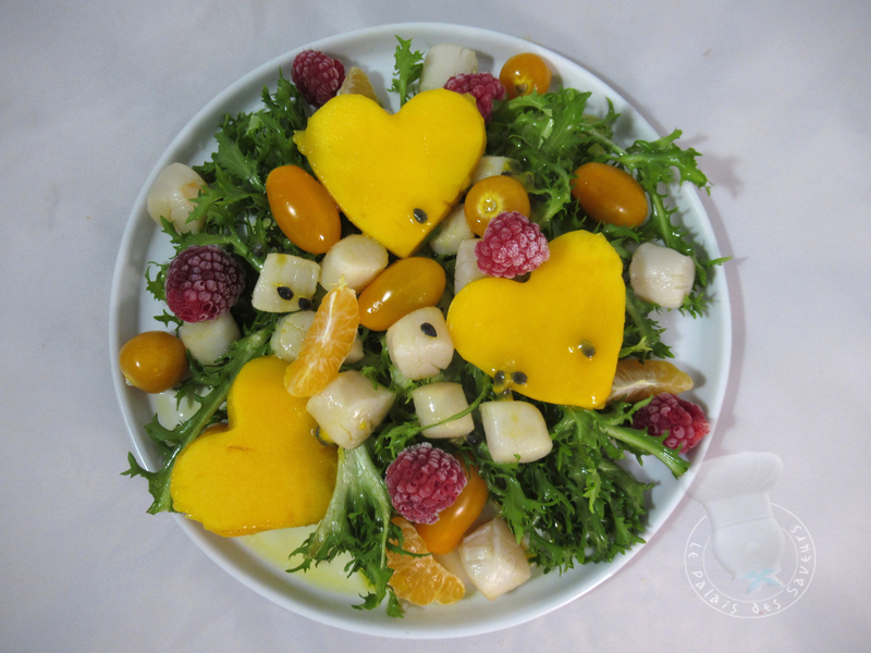 Salade de pétoncles, mangue et clémentine, sauce fruits de la passion miel