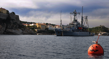 USS GRAPPLE CALVI 2012