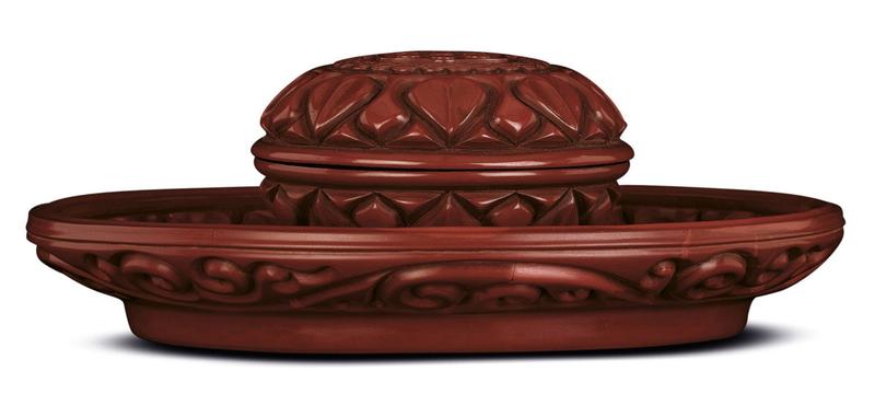 2010_HGK_02832_3076_000(a_finely_carved_cinnabar_lacquer_circular_box_cover_and_tray_ming_dyna)