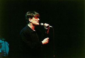 1989_12_The_Beautiful_South_Brixton_Academy_02