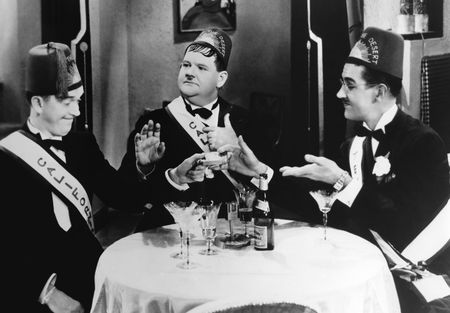 laurel_and_hardy_in_sons_of_the_desert2