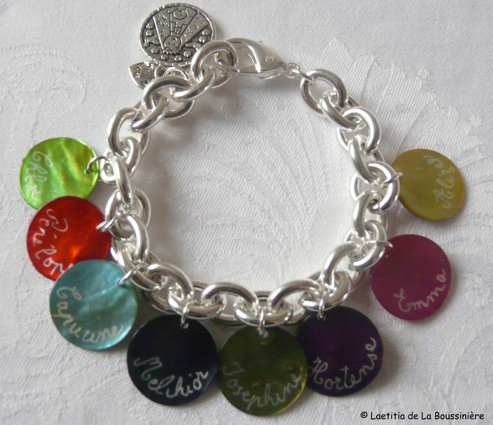 Bracelet personnalisé 8 médailles sur chaîne plaqué argent ovale