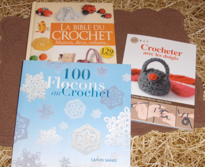 papotages_cadeaux_anniv_2014_livres_sur_le_crochet