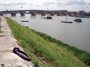 Quai___Pont_de_Gien1