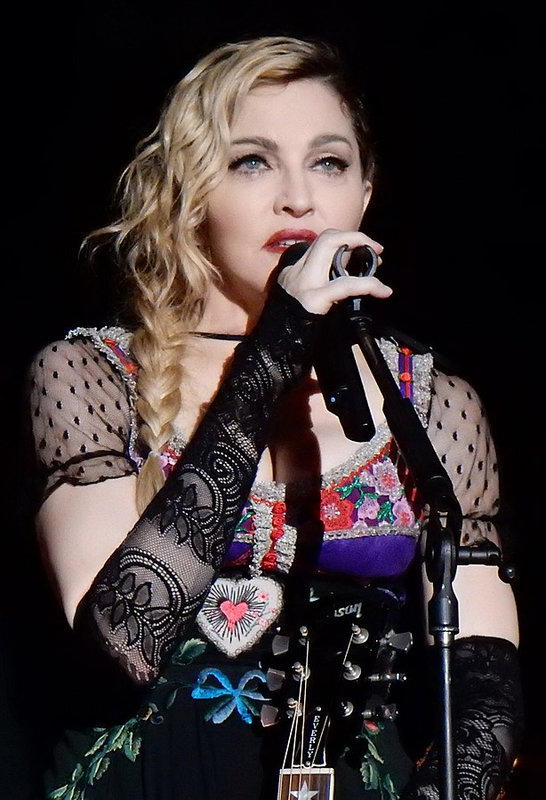 Madonna sur scène au Rebel Heart Tour en 2015