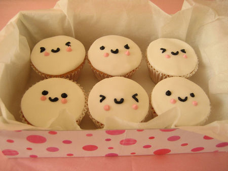 Cupcake_Faces_cupcakes_396299_500_375