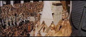 1963_Cleopatra_trailer_screenshot_(72)