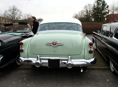Buick_super_riviera_4door_sedan_de_1953__23_me_Salon_Champenois_du_v_hicule_de_collection__02