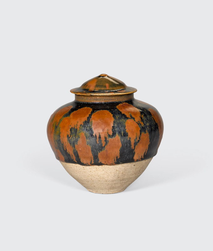 A Cizhou-type black glazed jar and a cover with russet-splashed decoration, Northern Song-Jin dynasty (960-1234)