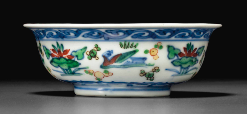 2014_NYR_02830_2122_000(a_rare_small_ming-style_wucai_ducks_bowl_kangxi_yongzheng_period)