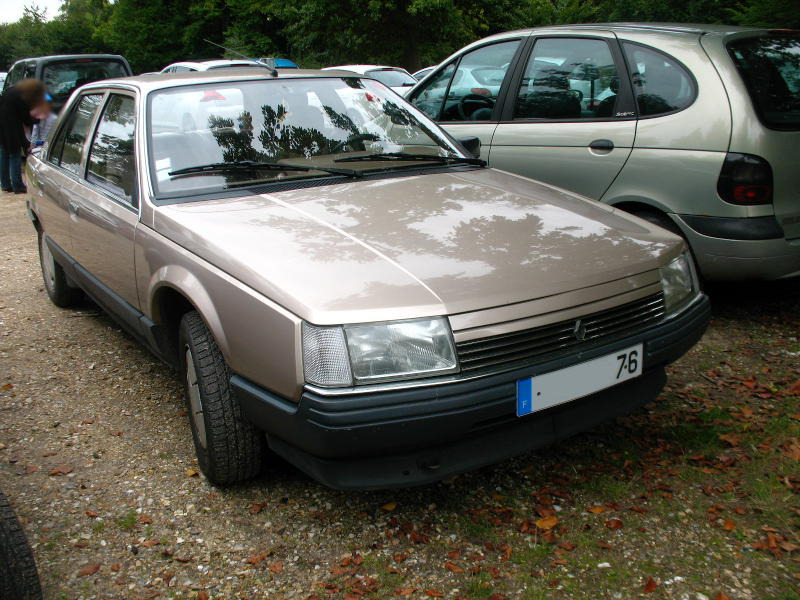 Renault25GTSav1