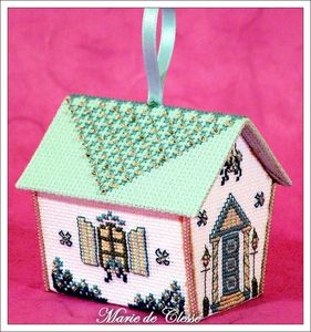 Broderie 3D perlée maison bleue clair 7x8x6,5cms