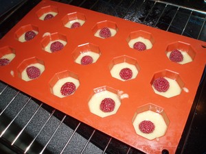 framboises_dans_financiers
