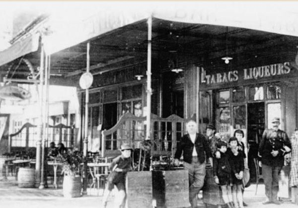 Le café Le nautique en 1928 avec Maximilien Schwob