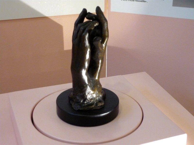 Expo_Rodin_Manor_H_IL_030_mains_enlac_es