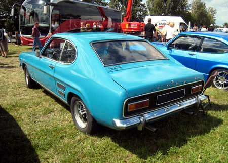 Ford_capri_Mk_I_2000_GT__4_me_F_te_Autor_tro__tang_d__Ohnenheim__02