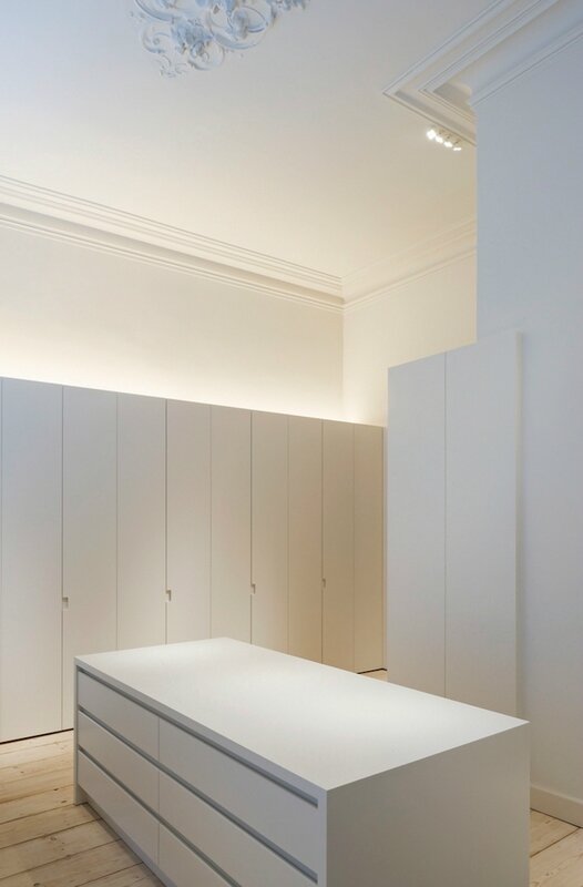 renovated by Belgium based Hans Verstuyft Architects, looks amazing 3