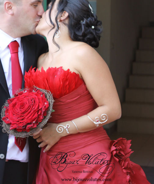 may_bouquet_rouge_mariage_bracelet