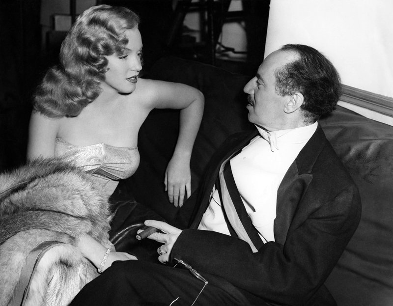 1949-Love_Happy-film-sc_mm-set-with_groucho_marx-2-1