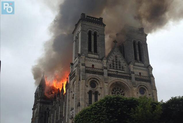 Incendie basilique St Donatien