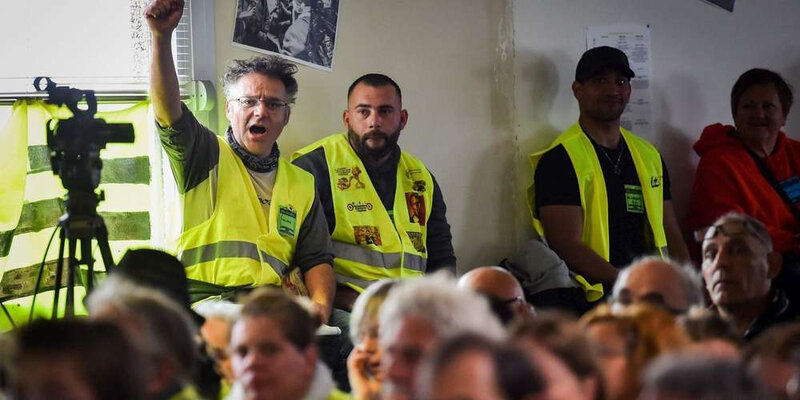 reunis-a-saint-nazaire-des-gilets-jaunes-planchent-sur-la-suite-a-donner-au-mouvement