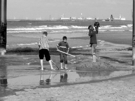 Enfants_plage_Mer_du_Nord