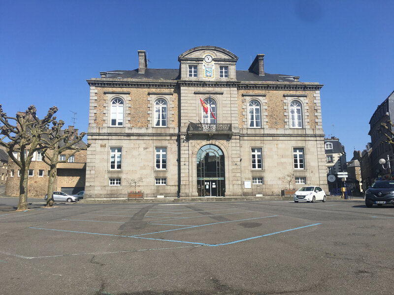Avranches_mairie_hotel de ville_2020_mars_covid19_coronavirus