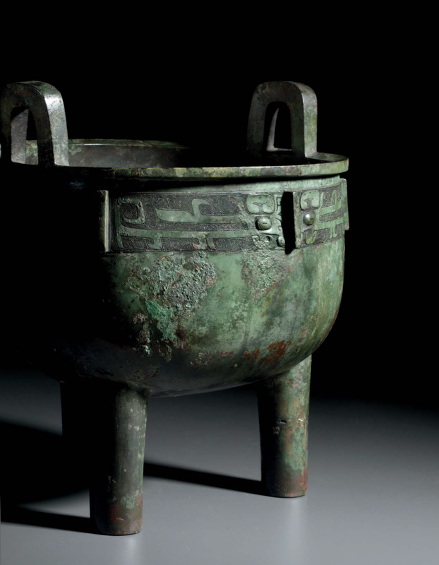 A rare large bronze ritual tripod food vessel, ding, China, Late Shang-Early Western Zhou dynasty, 12th-11th century BC 2