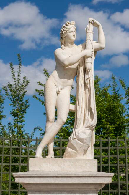 8A: Apollon tirant une fléche de son carquois, Château de Versailles