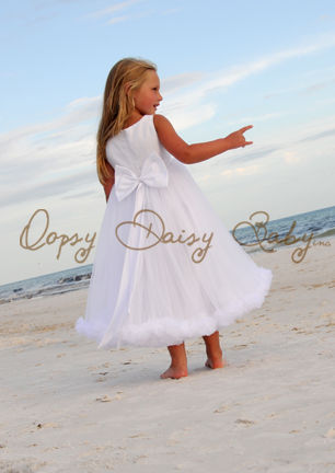 hol_whitedress2