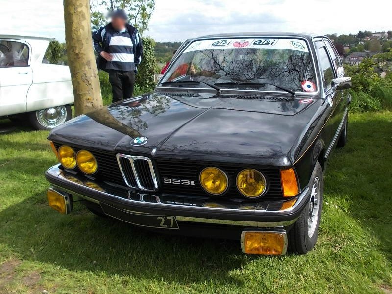 BMW323iE21av