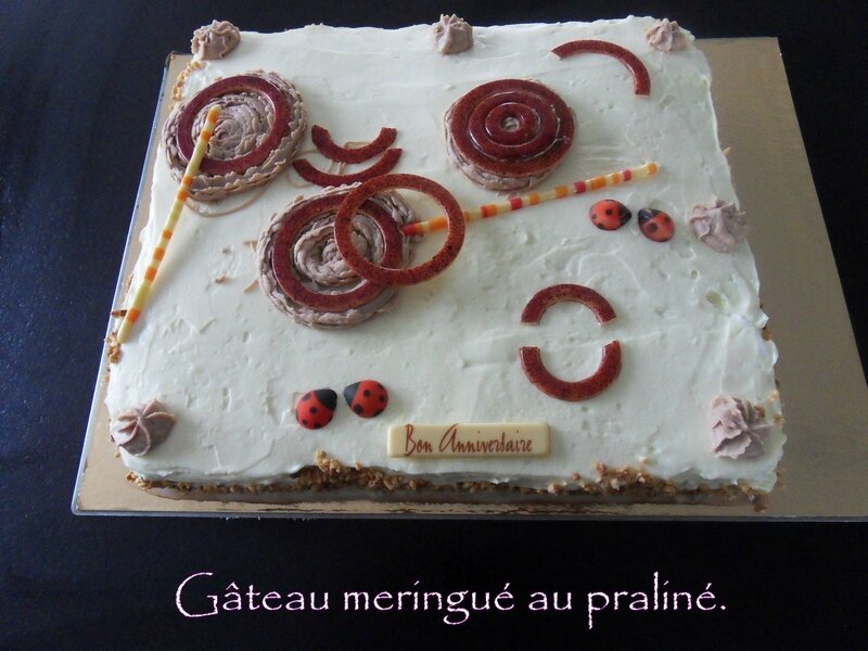 gâteau meringué au praliné