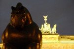 la_porte_de_brandebourg_cheval_botero