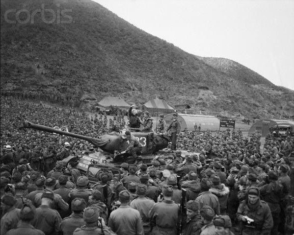 1954-02-17-korea-grenadier_palace-tank-010-1