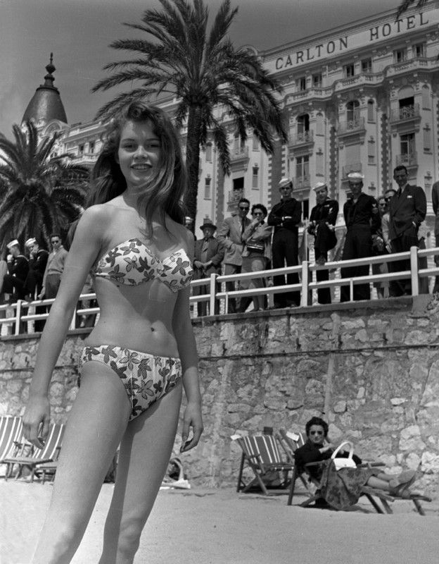 1953-05-festival_de_cannes-plage-030-1-par_giancolombo