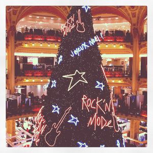 Sapin_Rock_n__Mode_des_Galeries_Lafayette